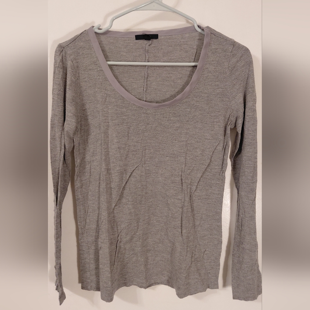 GAP Heather Gray Long Sleeve Women's Tee
